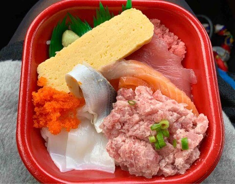 岡山テイクアウト 丼丸みやび ６０種類以上のメニューが揃う寿司屋のほぼワンコイン海鮮丼 まるごと岡山食べつくし日記