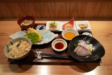 【季菜里】炊き込みご飯のおかわり自由が嬉しい！天ぷらもお刺身も食べれる和定食ランチ。